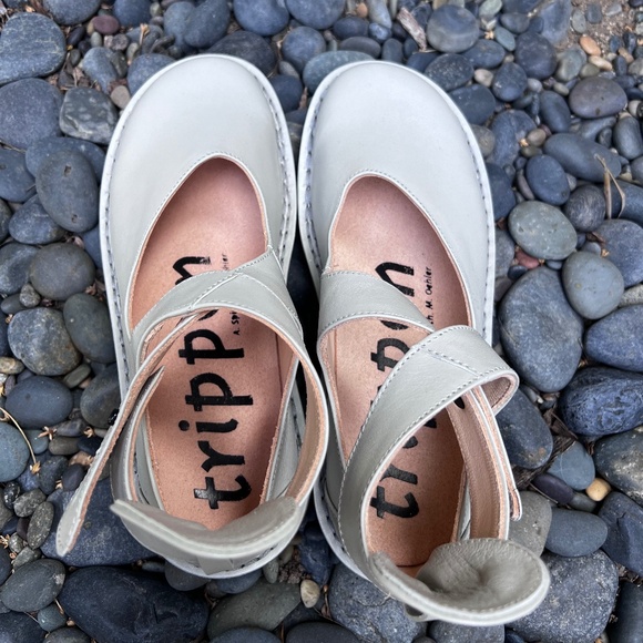 Trippen Vivienne Mary Jane leather flat in stone color New With Box - Picture 2 of 9